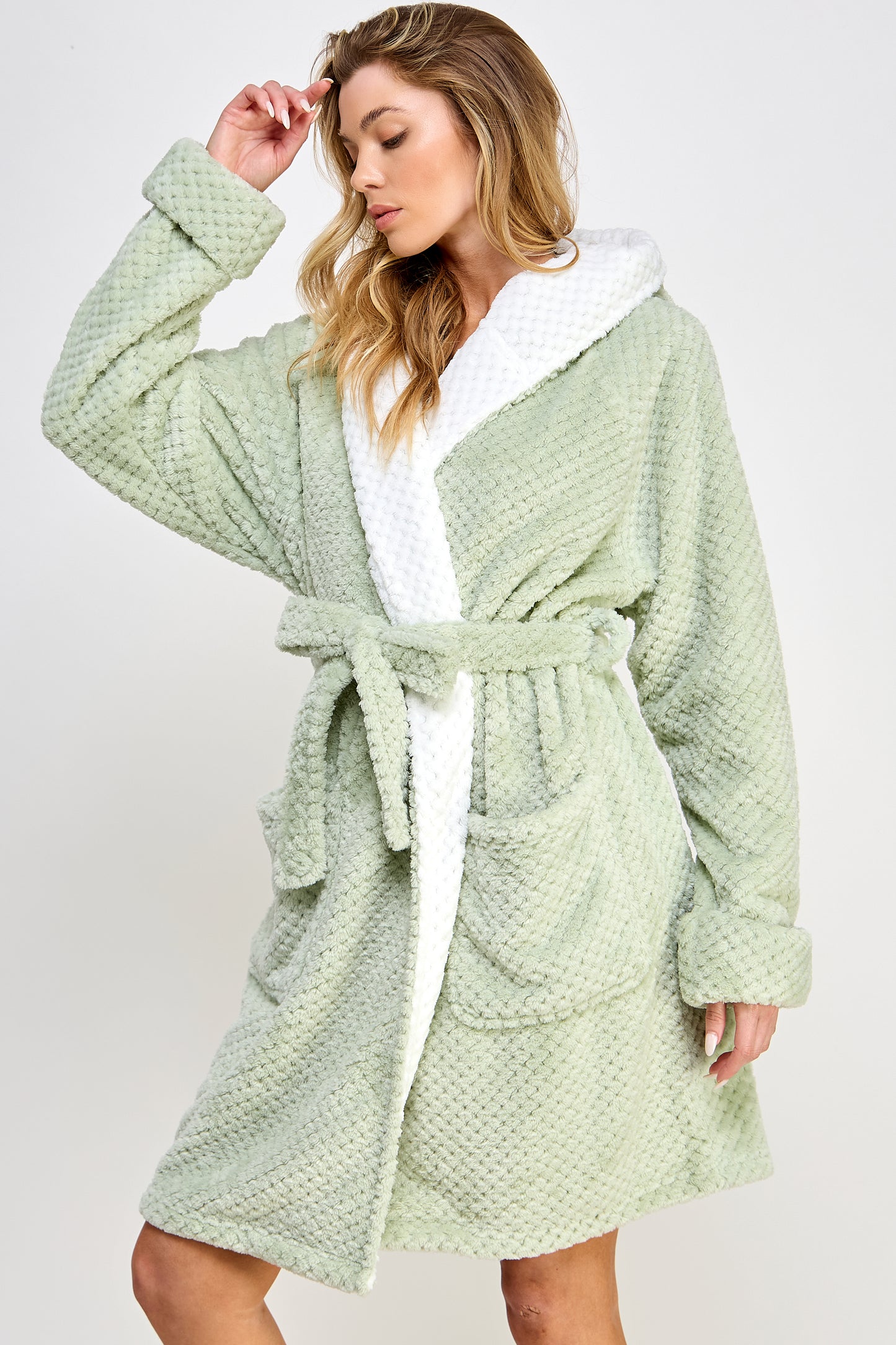 2483 Bailey Robe