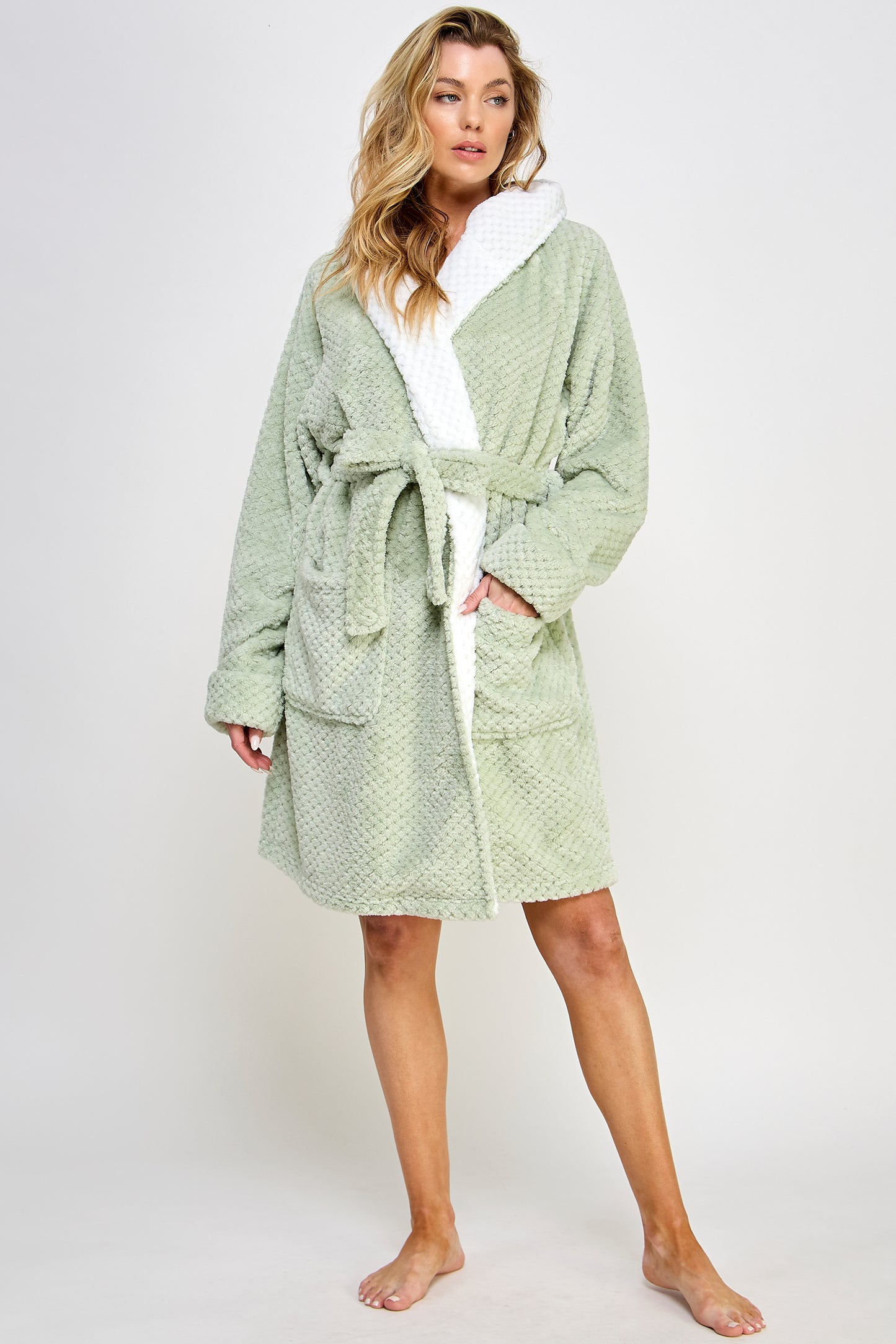 2483 Bailey Robe