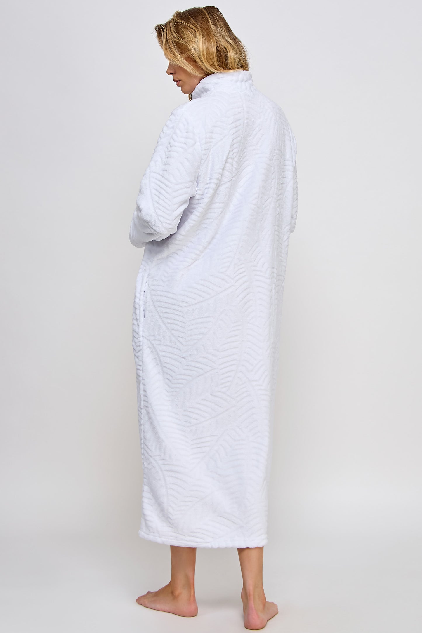 2489 Sabrina Robe
