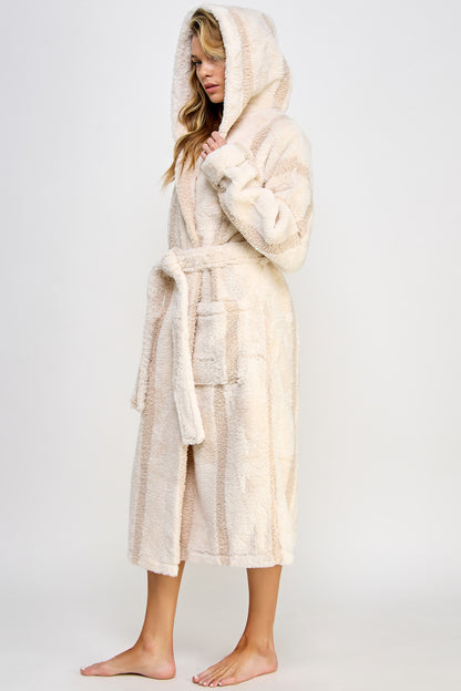 2481 Norah Robe