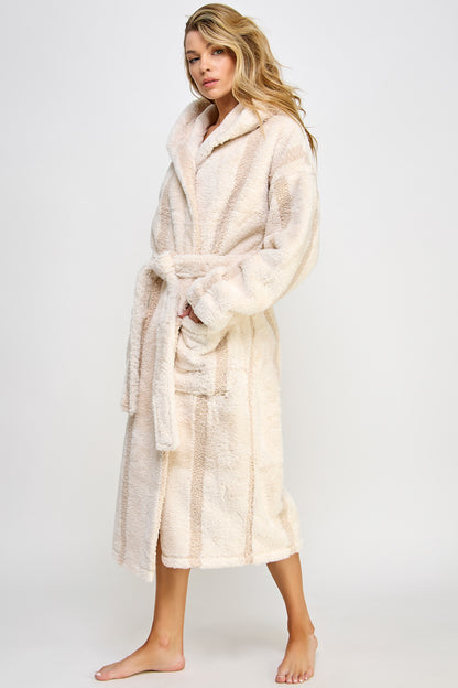 2481 Norah Robe