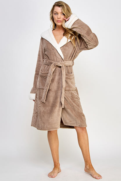2482 Sydney Robe