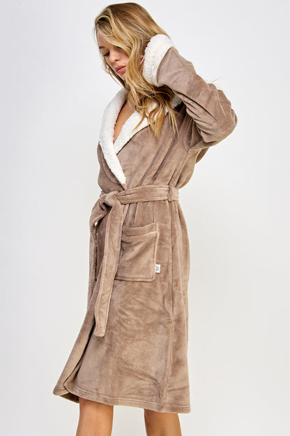 2482 Sydney Robe