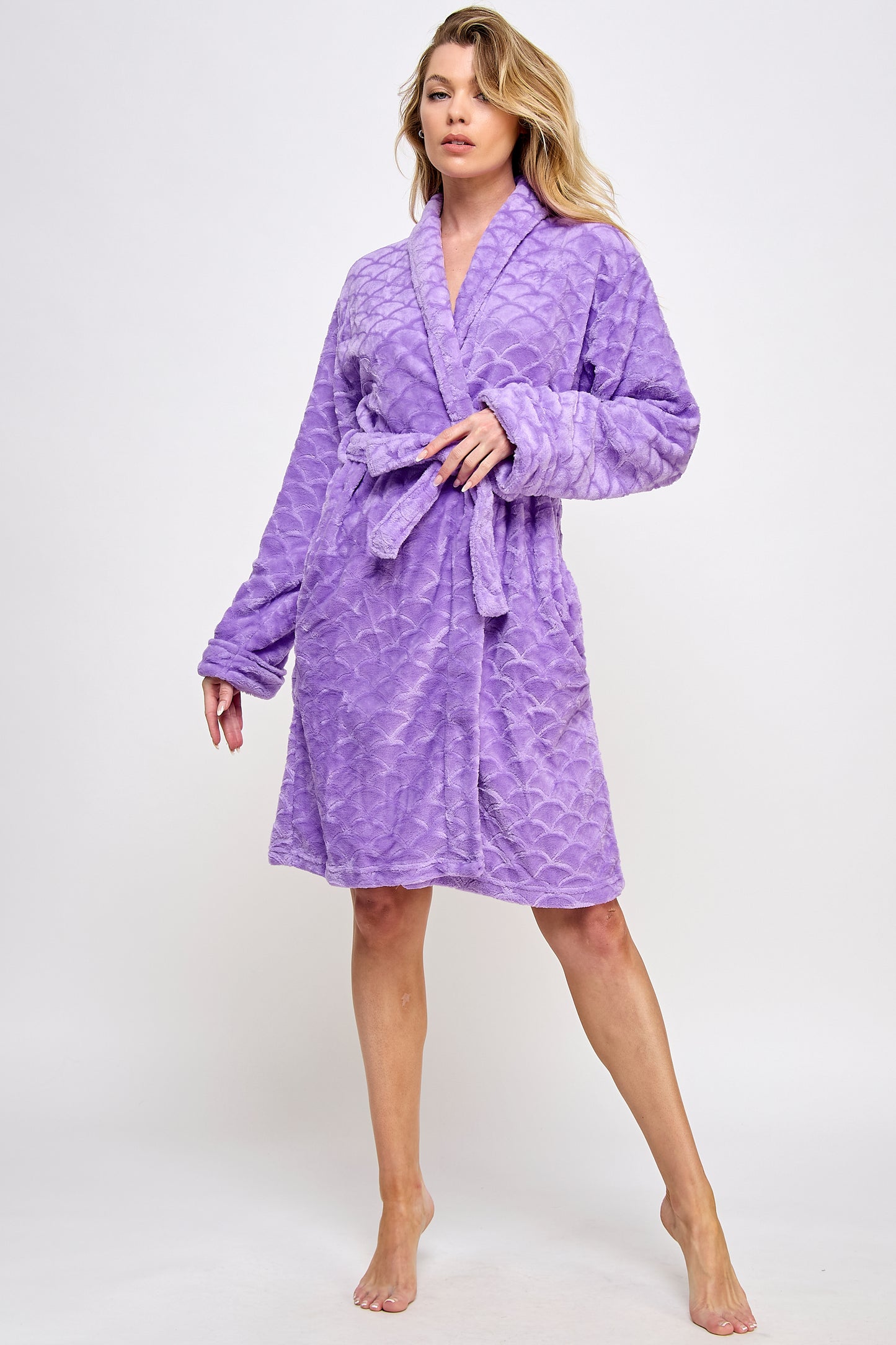 2490 Ariel Robe