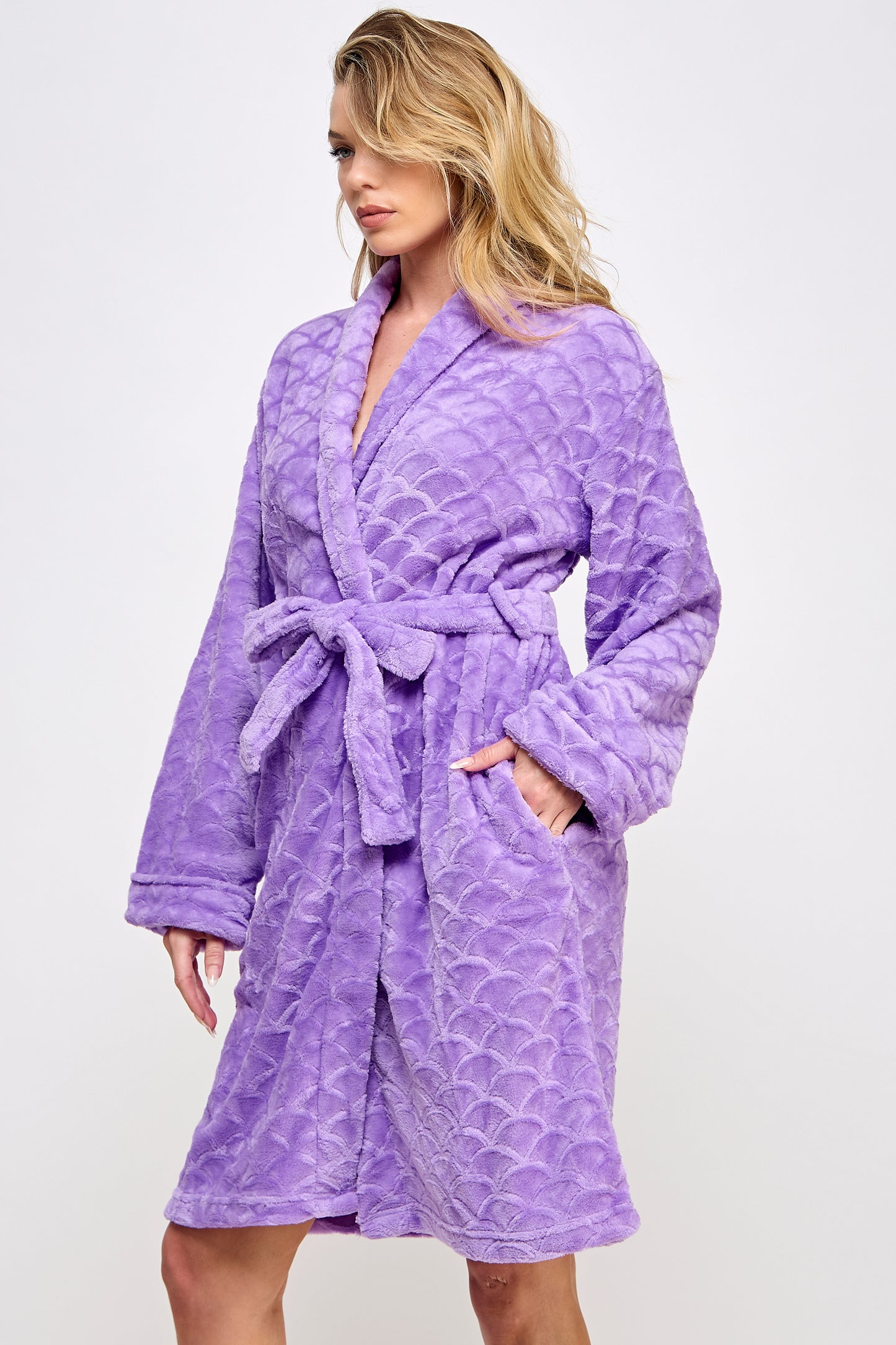 2490 Ariel Robe