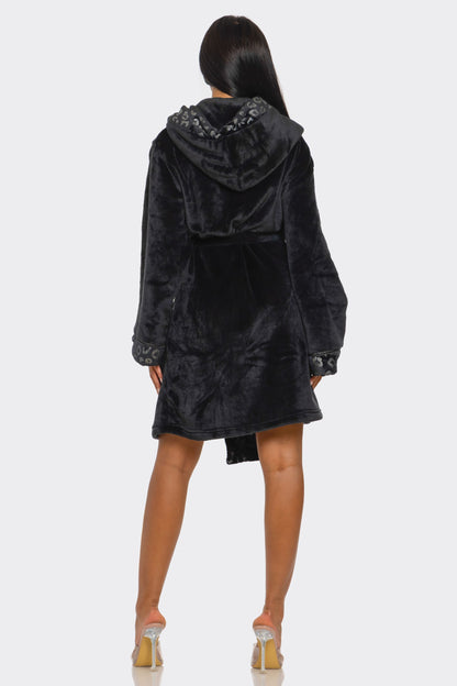 2693 Aura Robe