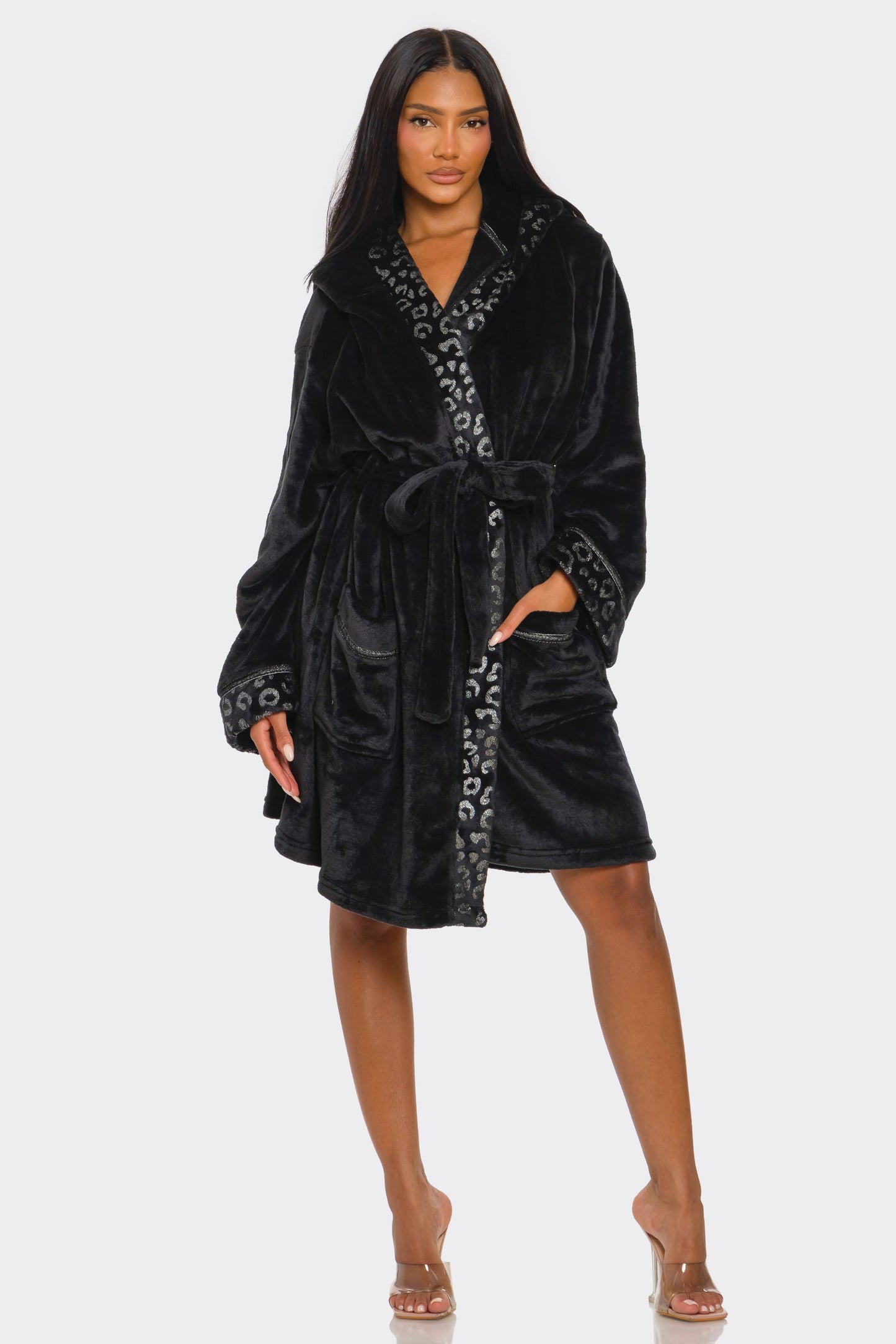 2693 Aura Robe
