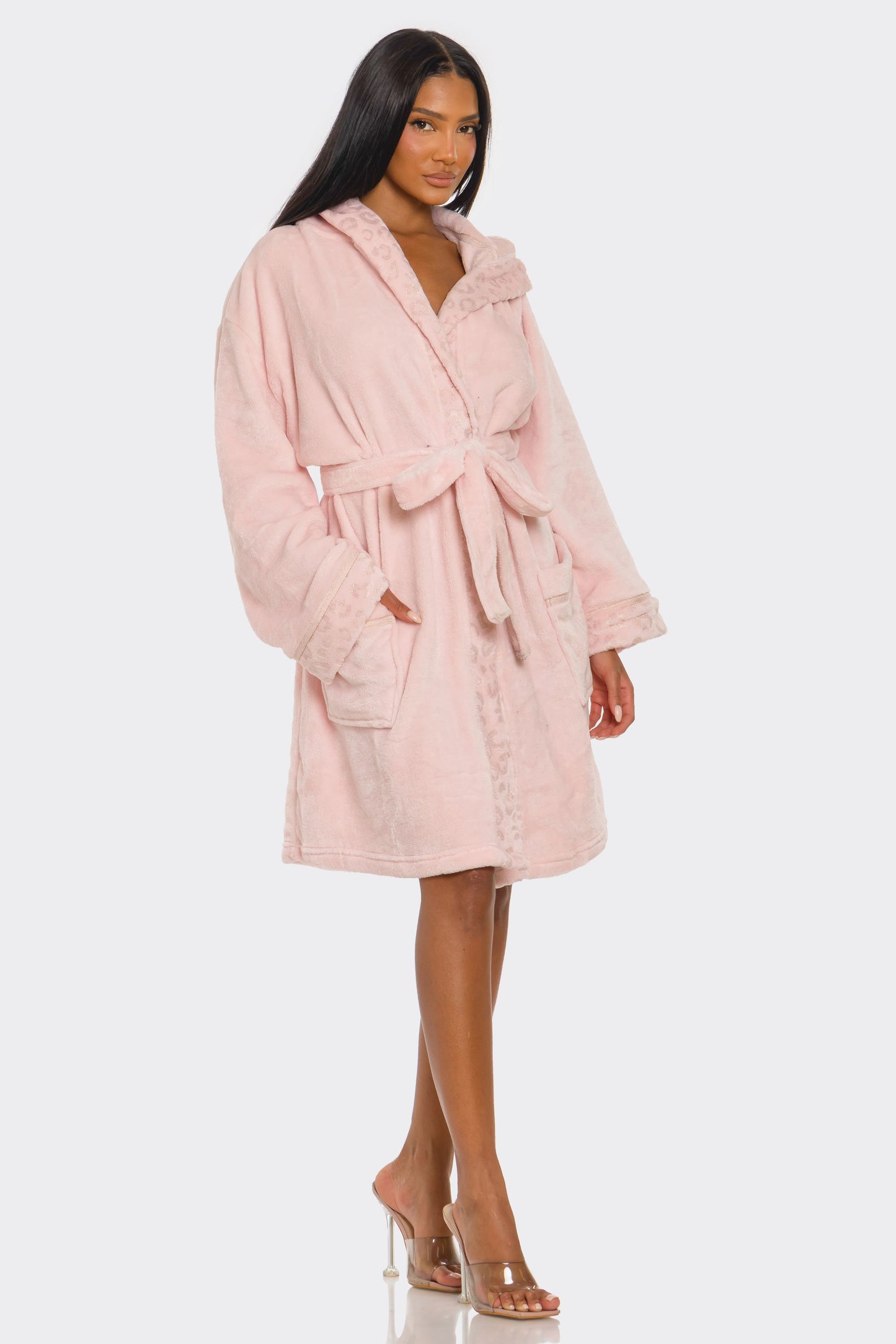 2693 Aura Robe